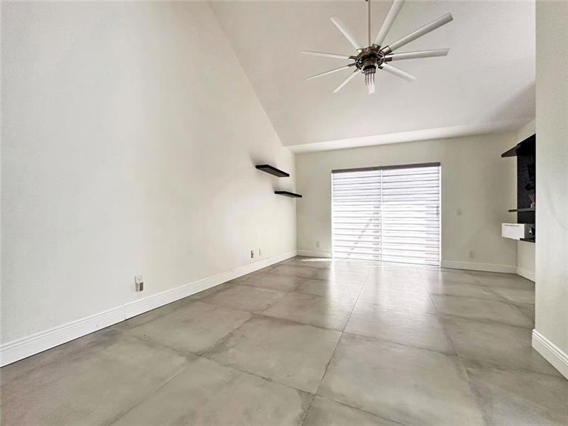 7270 Nw 61st Ter - Photo 2 of 4