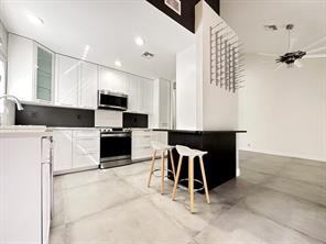 7270 Nw 61st Ter - Photo 3 of 4