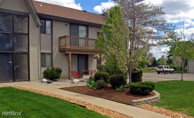 Garden Court Manor - Photo 2 of 10