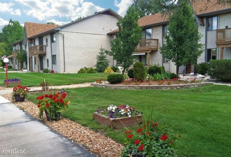 Garden Court Manor - Photo 3 of 10