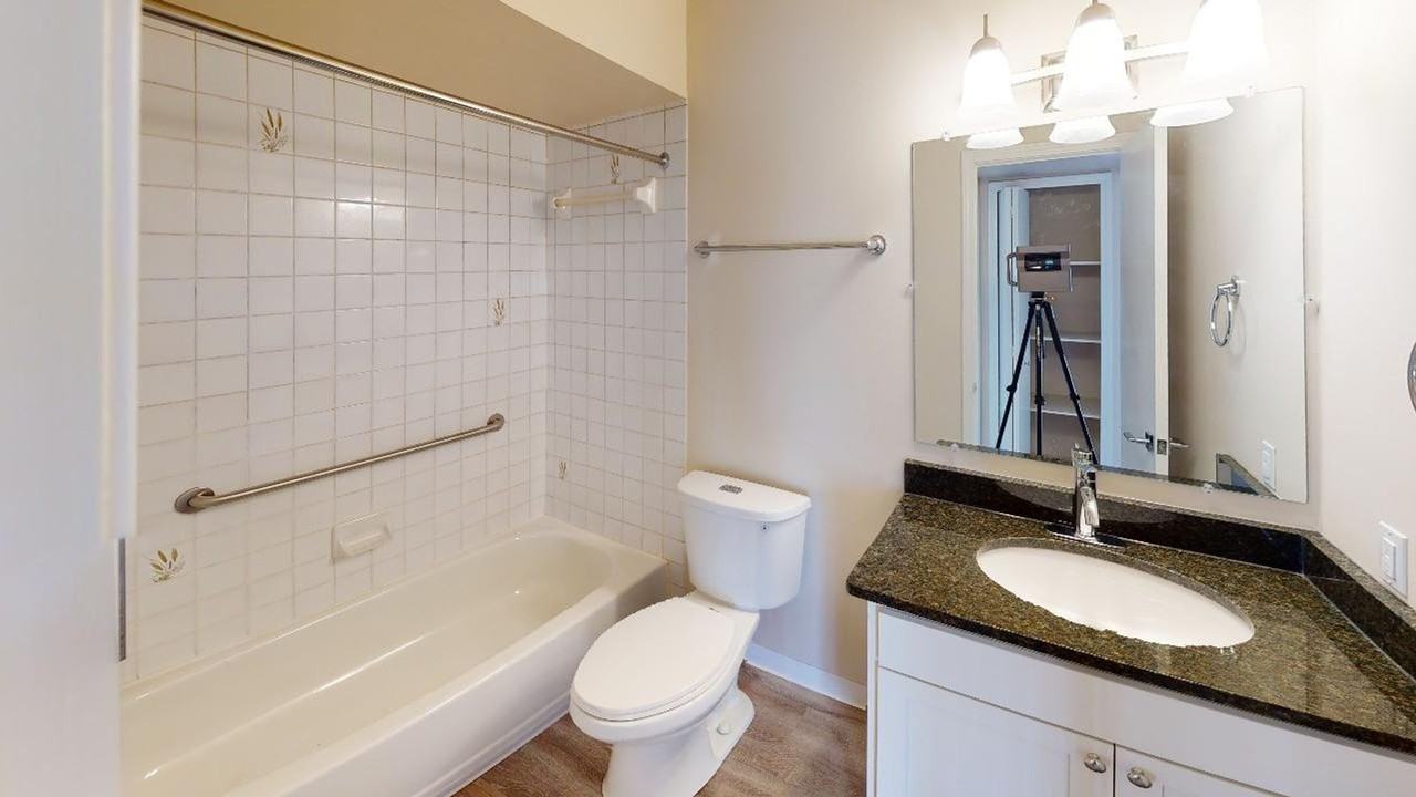 Garden Court Manor - Photo 4 of 16