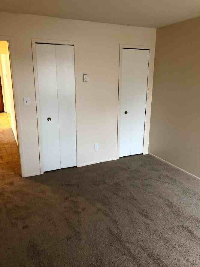 Victorian Estates - Photo 4 of 17