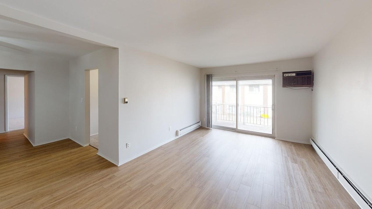 Canterbury Apartments - Photo 5 of 10