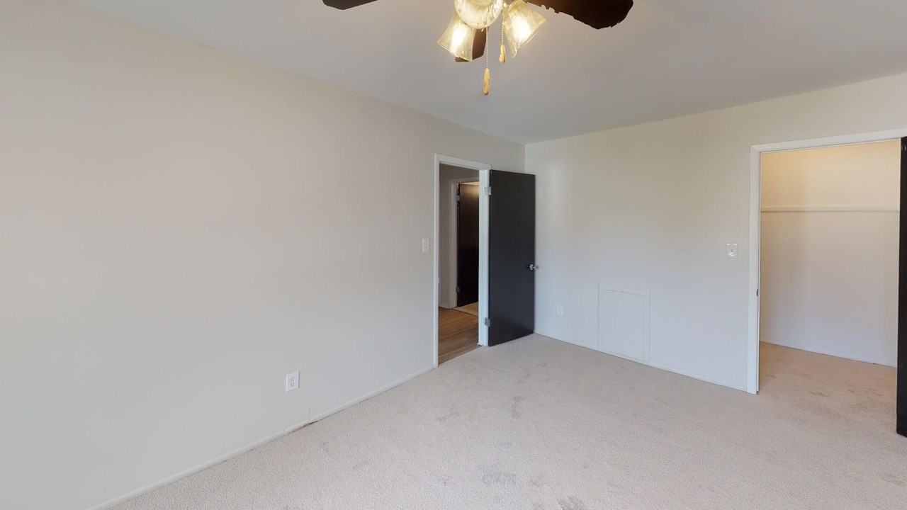 Canterbury Apartments - Photo 7 of 10