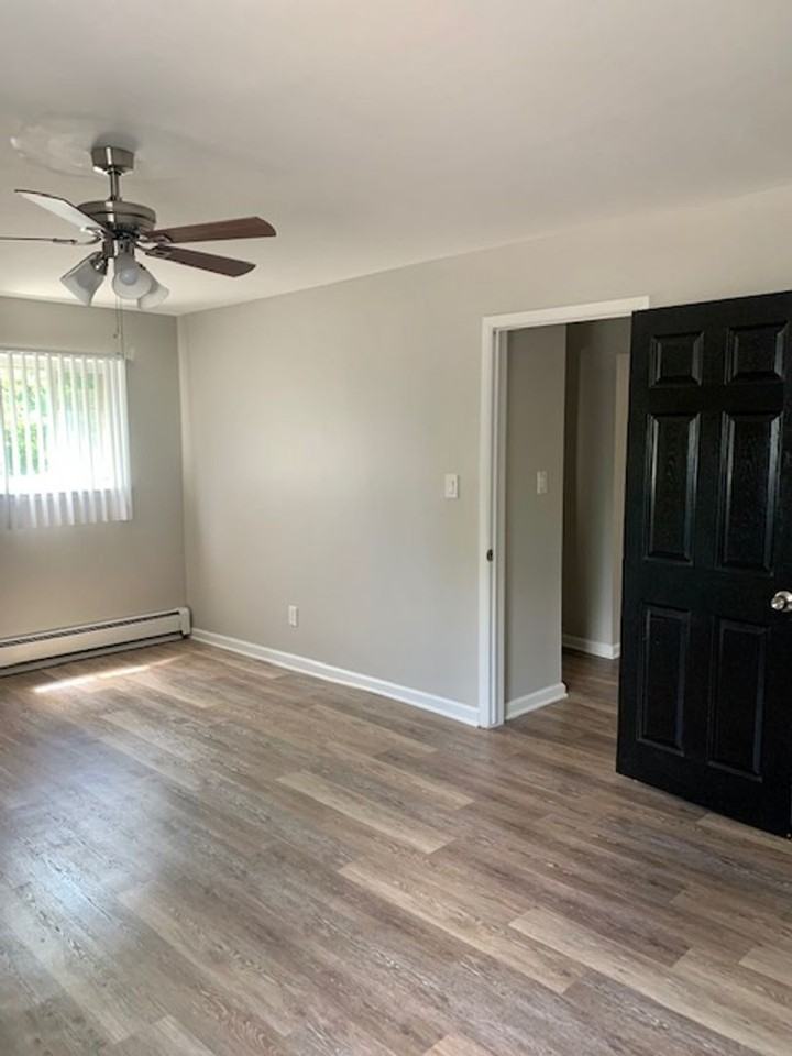 Canterbury Apartments - Photo 5 of 19