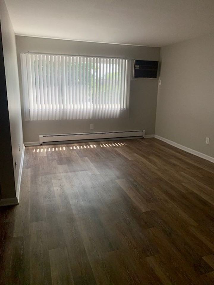 Canterbury Apartments - Photo 4 of 19