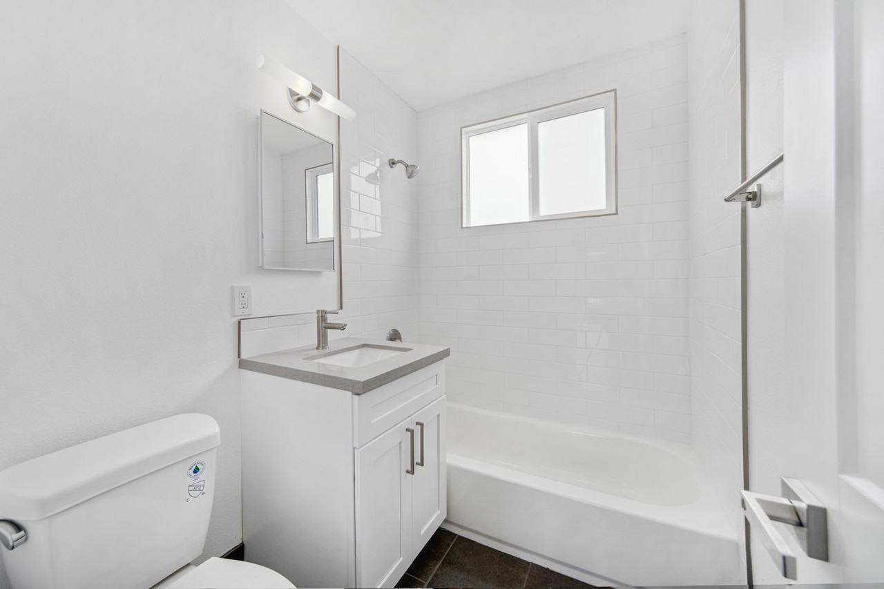 1721 Freeman Avenue - Photo 7 of 8