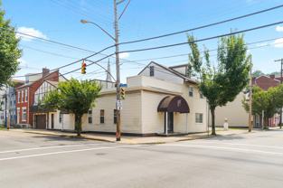 Spacious Duplex in the Heart of South Side Flats - Photo 1 of 1