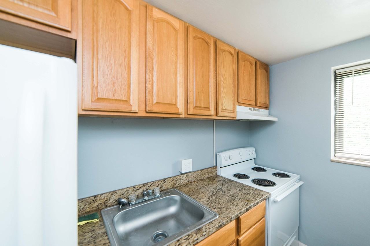 Lincoln Terrace - Photo 3 of 13