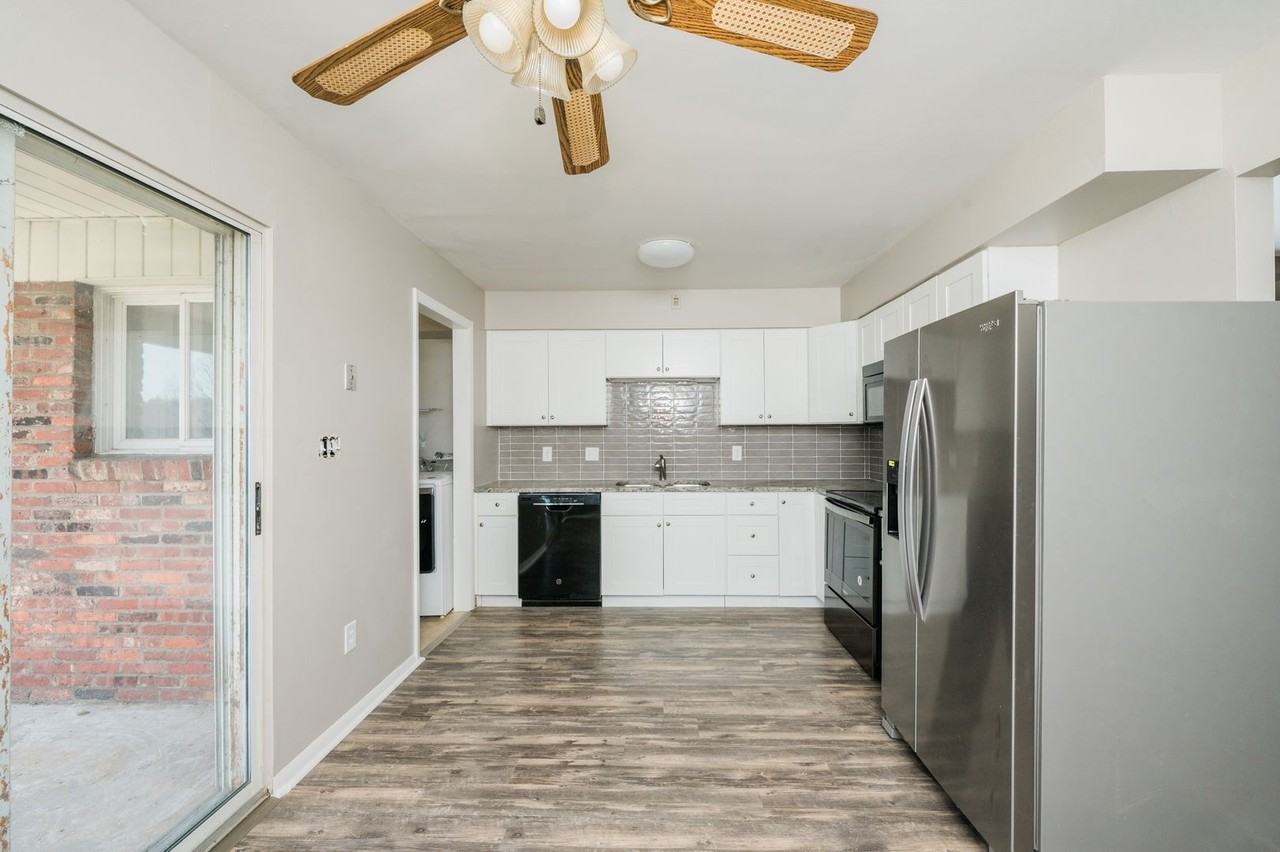 East Shaffer Ave - Photo 3 of 16