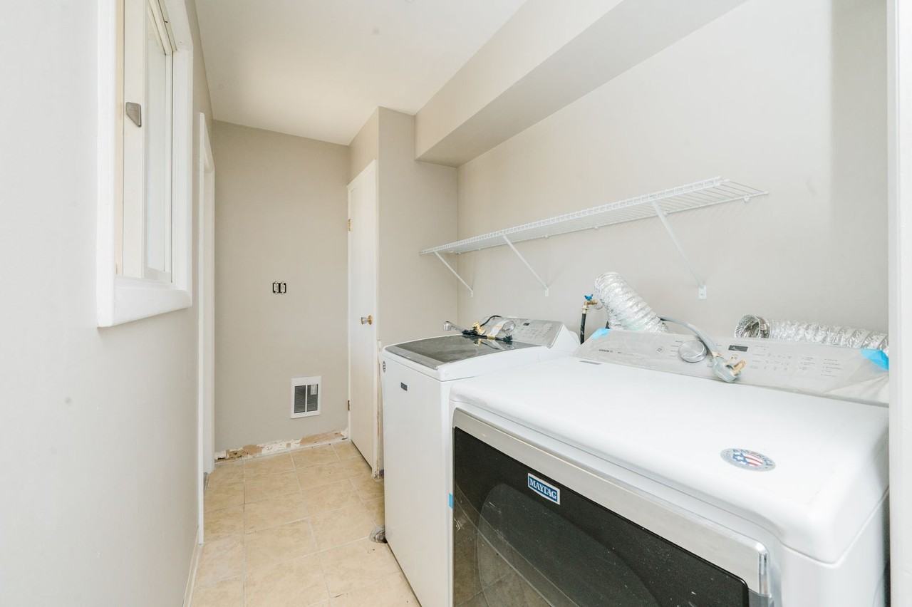 East Shaffer Ave - Photo 2 of 16