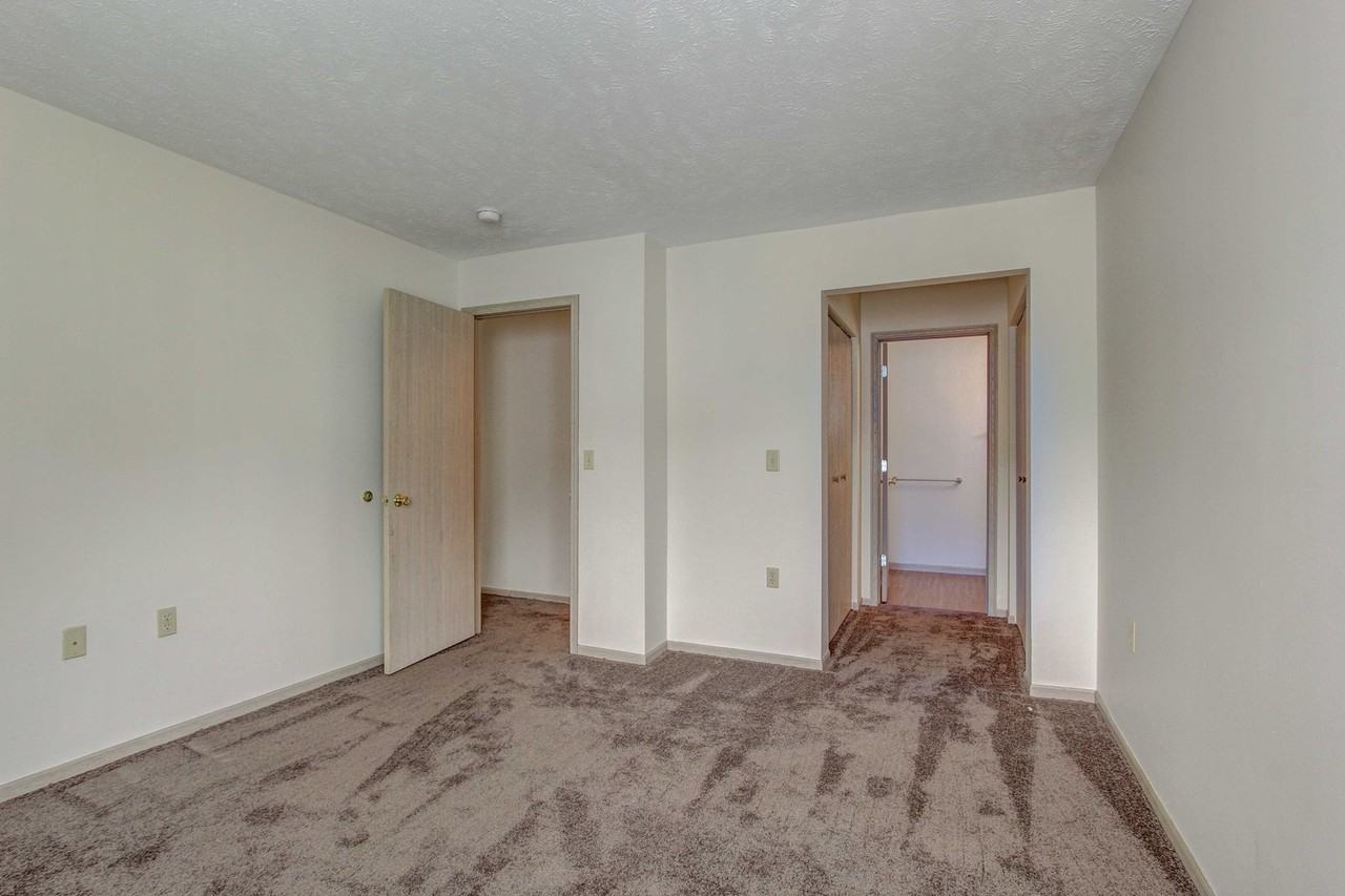 Columbia Woods Apartments 3343 Columbia Woods Dr, Norton, OH 44203