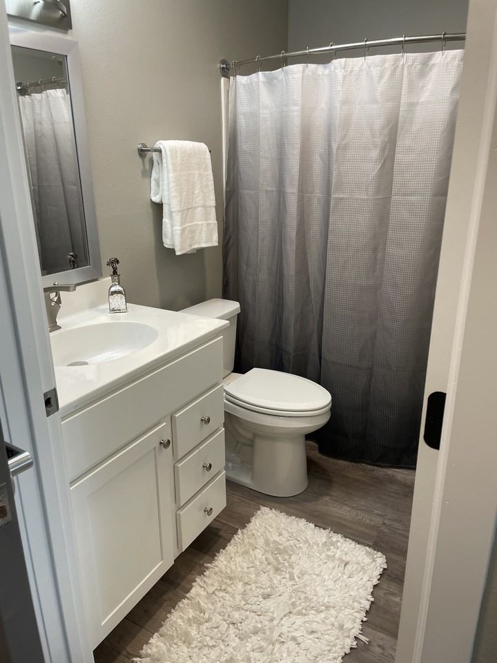 The Oaks - Photo 3 of 9