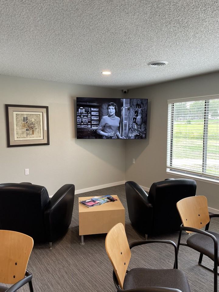 The Oaks - Photo 5 of 9