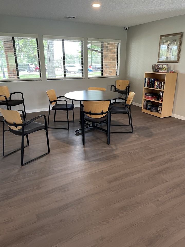 The Oaks - Photo 6 of 9