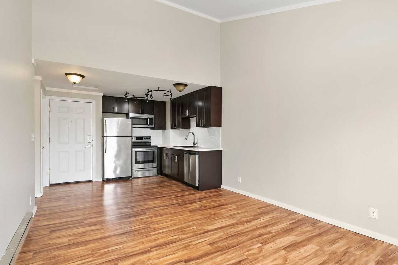 Granview Holdings - Photo 6 of 36