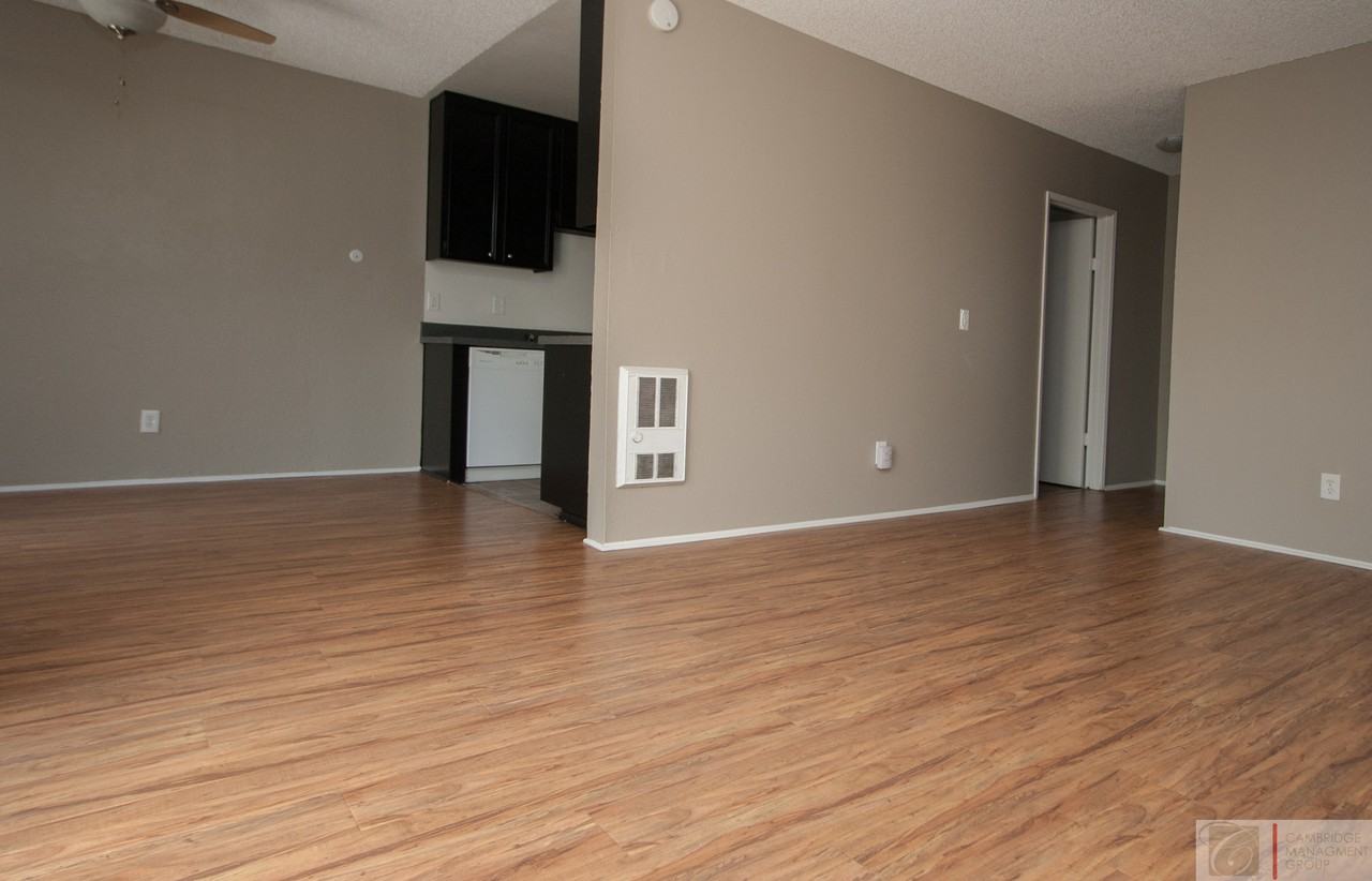1371 E Lexington Ave - Photo 3 of 8