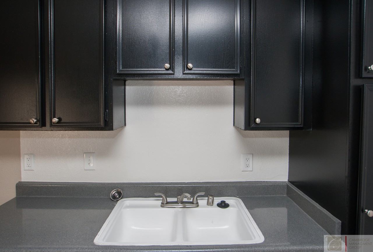 1371 E Lexington Ave - Photo 4 of 8
