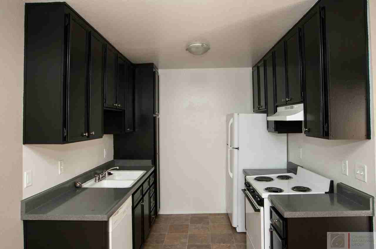 1371 E Lexington Ave - Photo 5 of 8