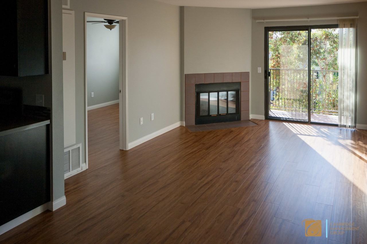 3989 Richmond St - Photo 4 of 6