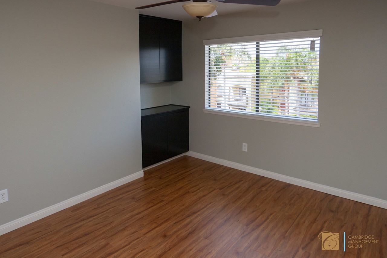 3989 Richmond St - Photo 5 of 6