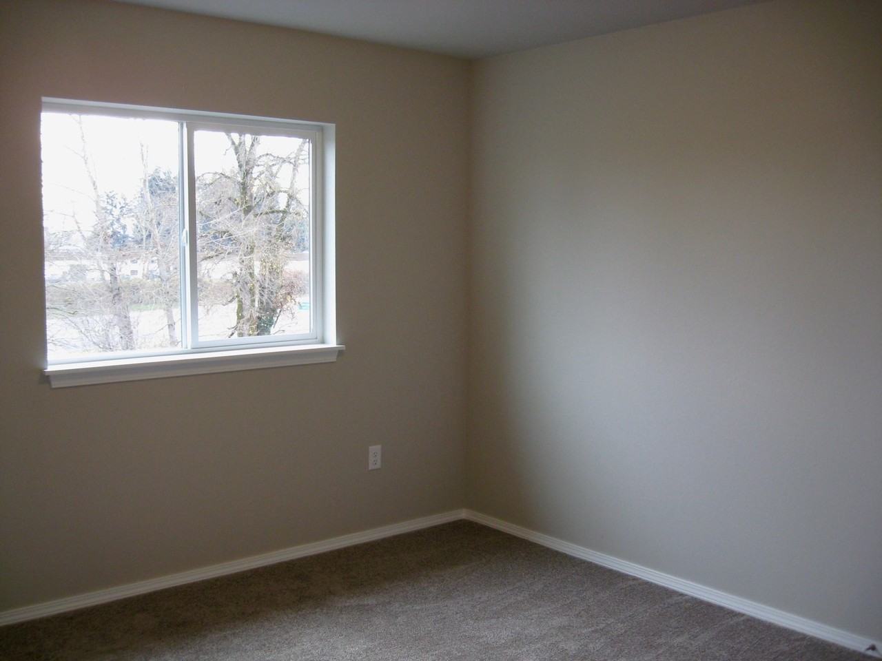 Pleasant View Apartments - Photo 7 of 18