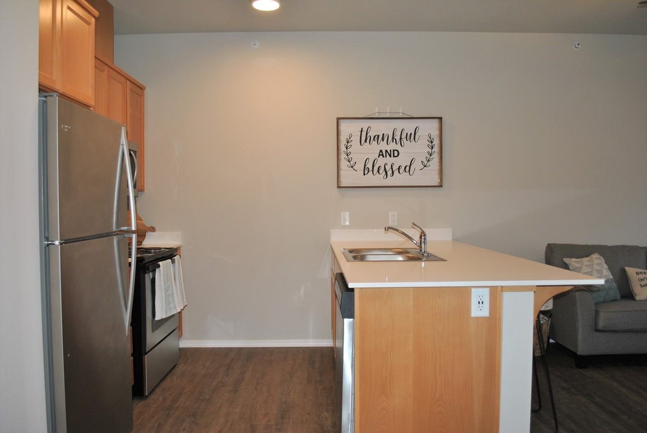 Pleasant View Apartments - Photo 3 of 37