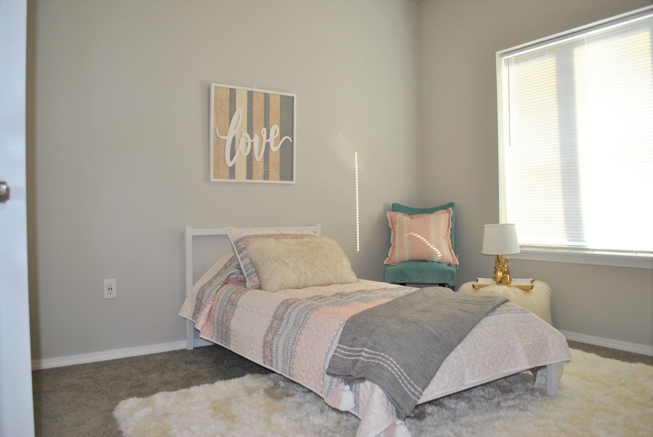 Pleasant View Apartments - Photo 6 of 37