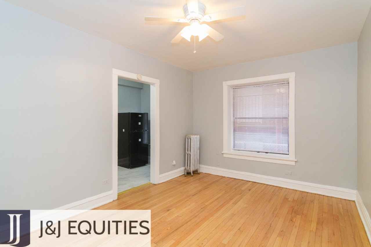 4600 Beacon - Photo 2 of 11