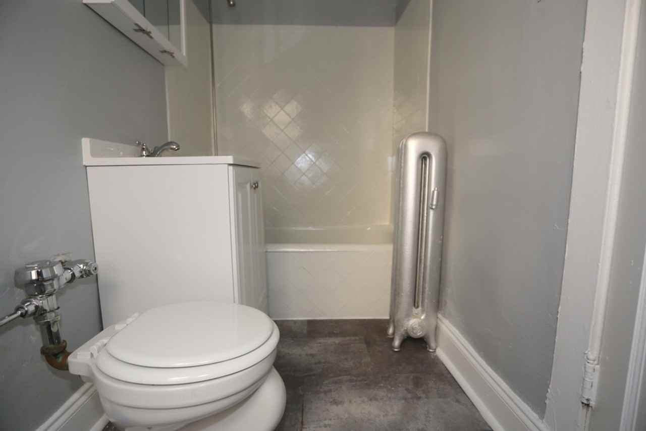 4600 Beacon - Photo 7 of 11