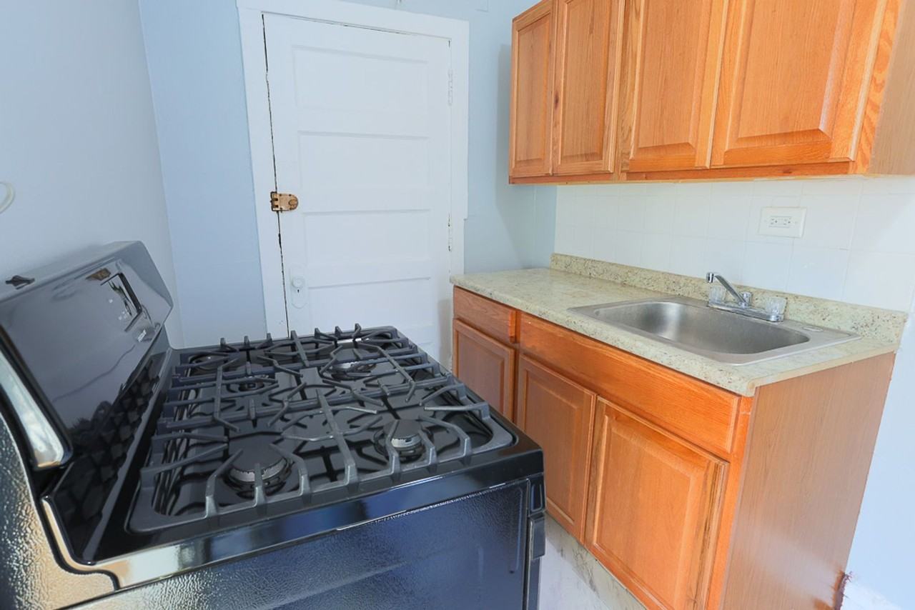 4600 Beacon - Photo 4 of 16