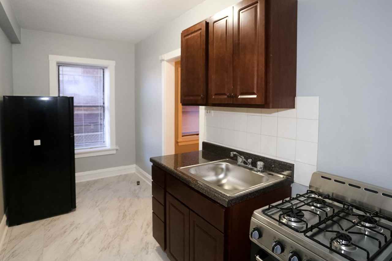 4600 Beacon - Photo 5 of 16