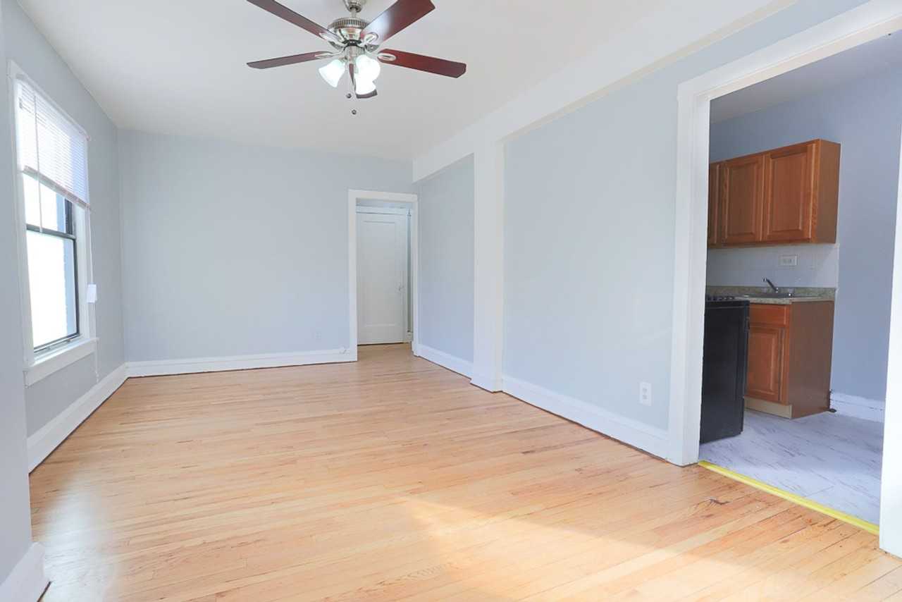 4600 Beacon - Photo 6 of 16