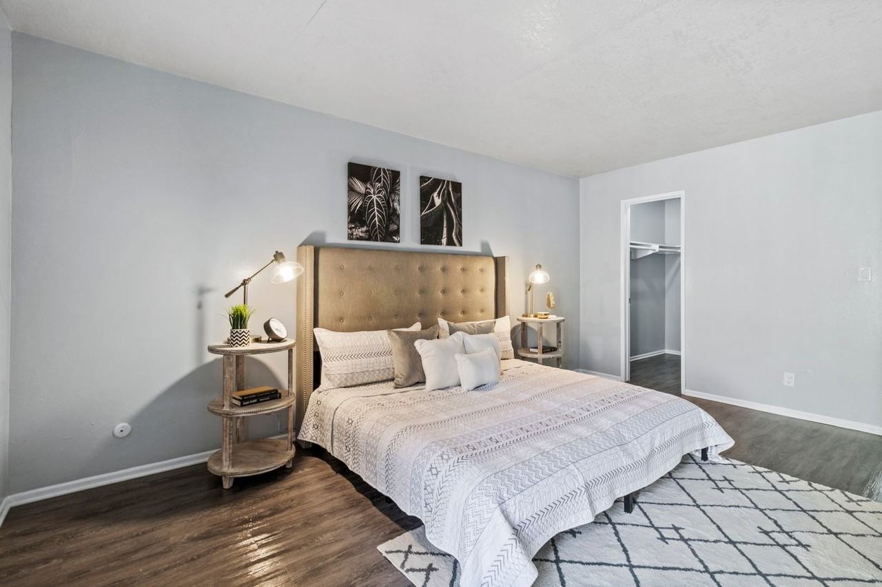 French Quarter Apartments - Photo 6 of 15