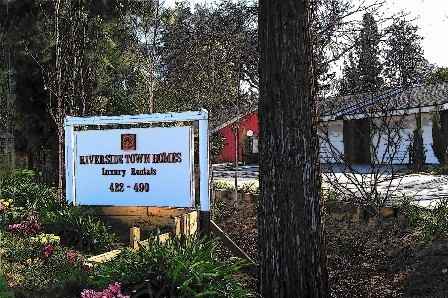 Riverside Town Homes - Photo 3 of 11