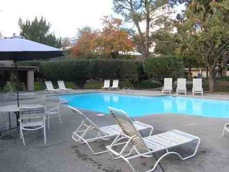 Riverside Town Homes - Photo 5 of 11