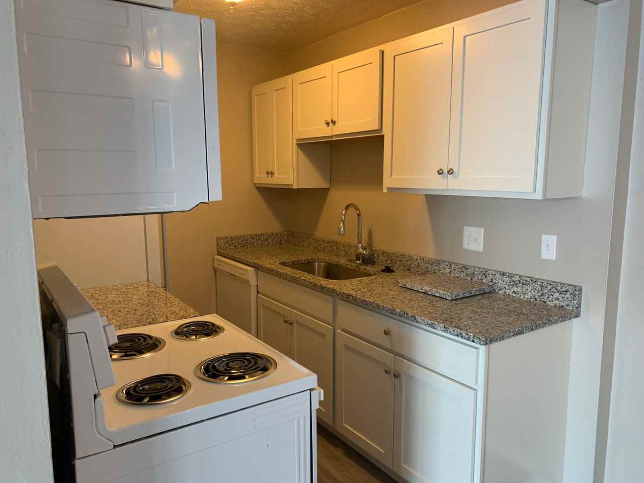 Lakeway Woods - Photo 4 of 9