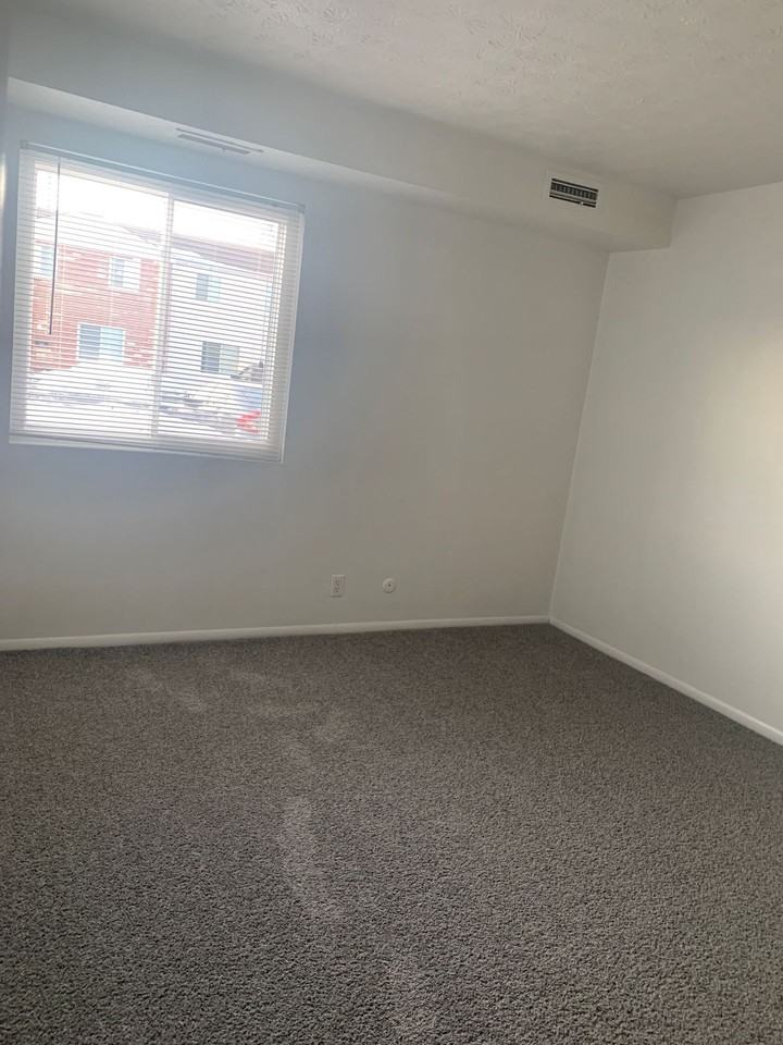 Lakeway Woods - Photo 6 of 9