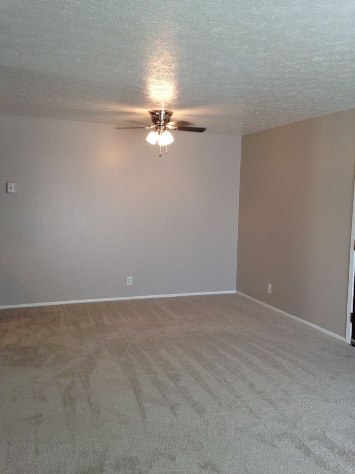 Lakeway Woods - Photo 7 of 9