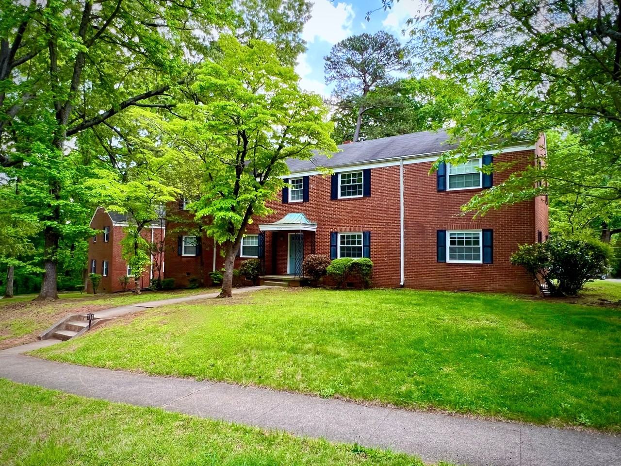 Lindley Park Manor - Photo 4 of 27