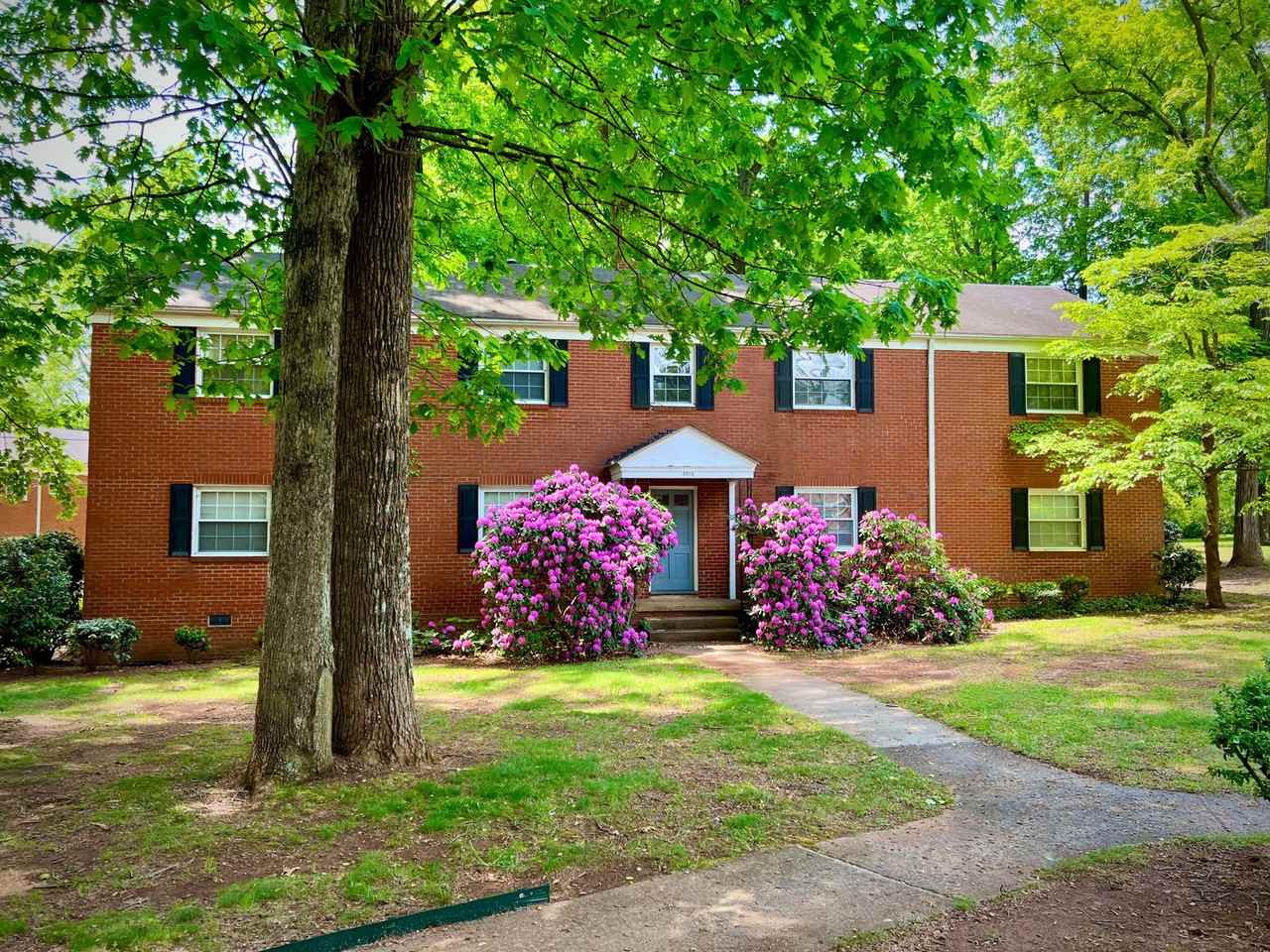 Lindley Park Manor - Photo 5 of 27