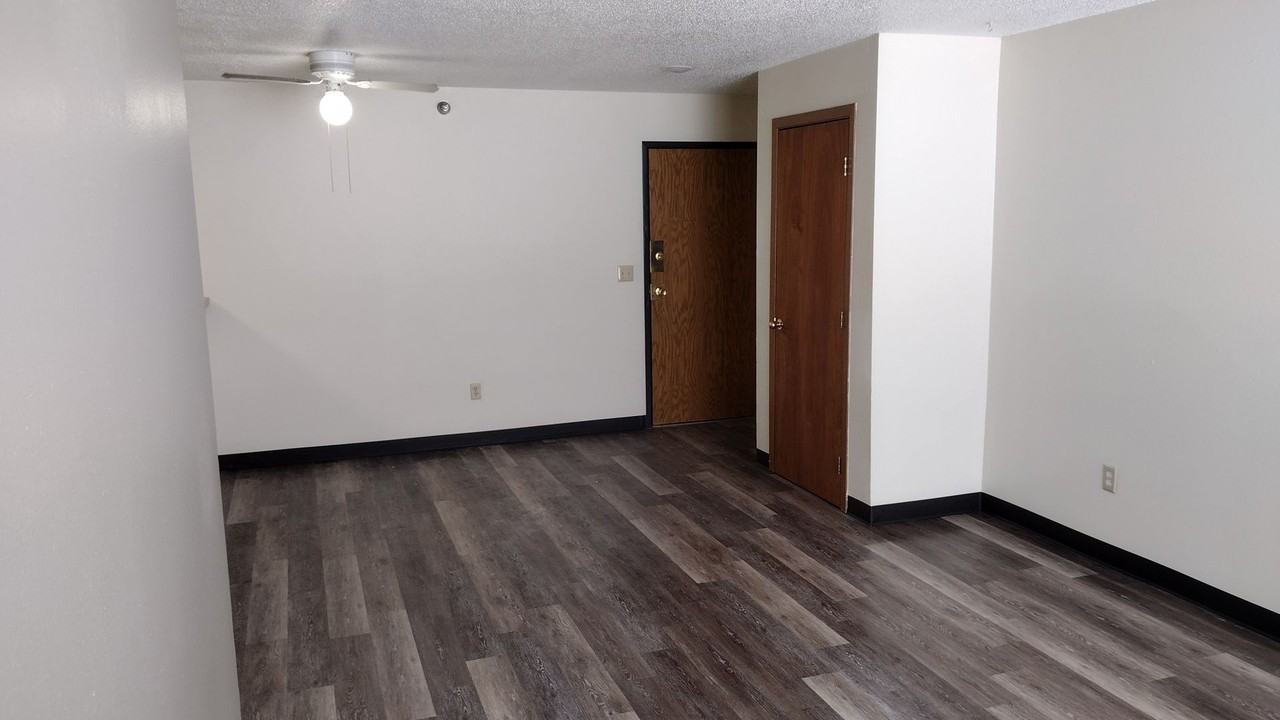 118 Waterloo Street, - Photo 5 of 21