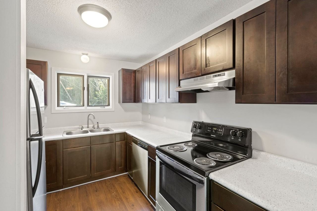 Renovated Townhomes minutes from Downtown Greenville! - Photo 6 of 42