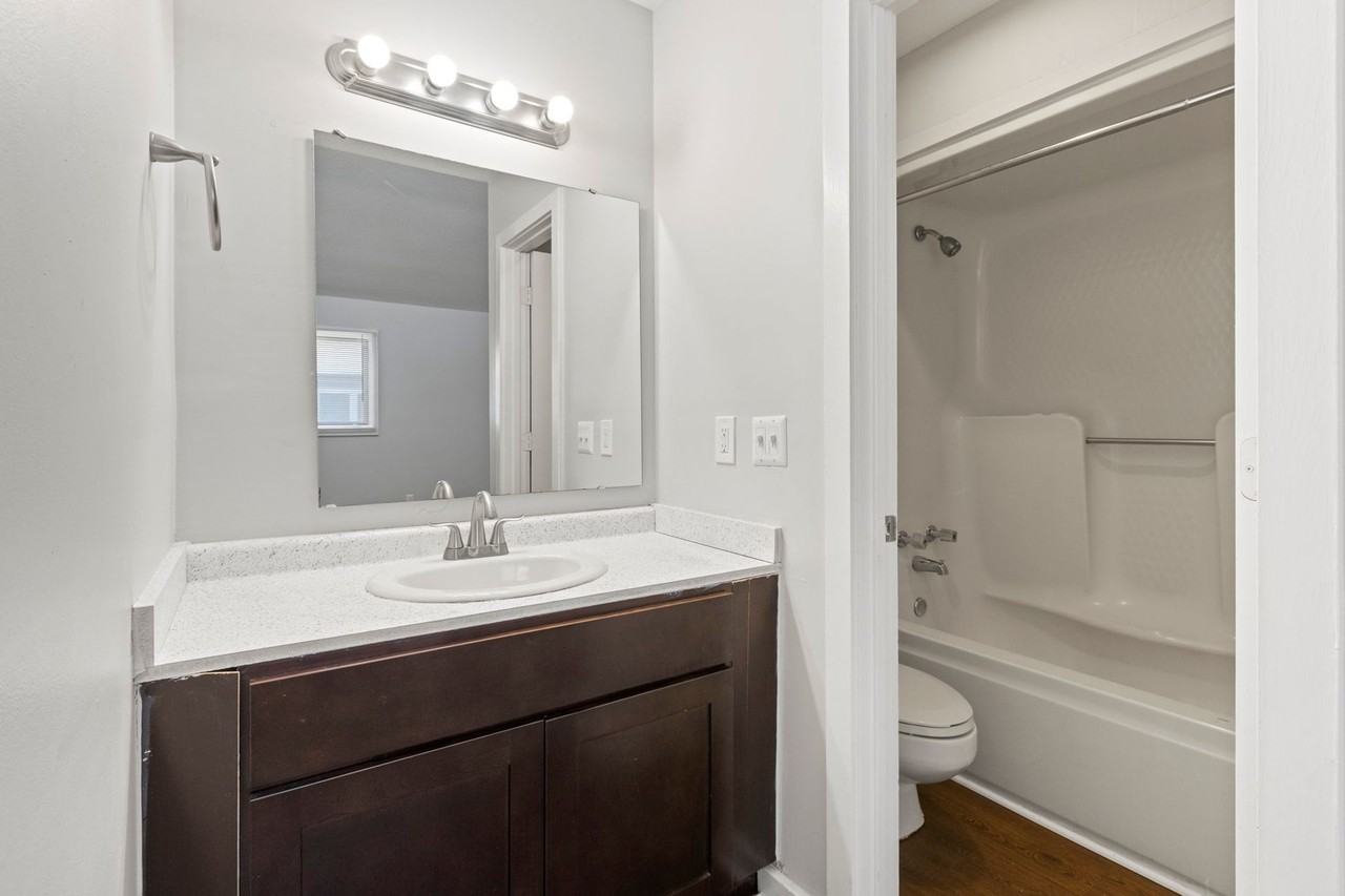 Renovated Townhomes minutes from Downtown Greenville! - Photo 6 of 13