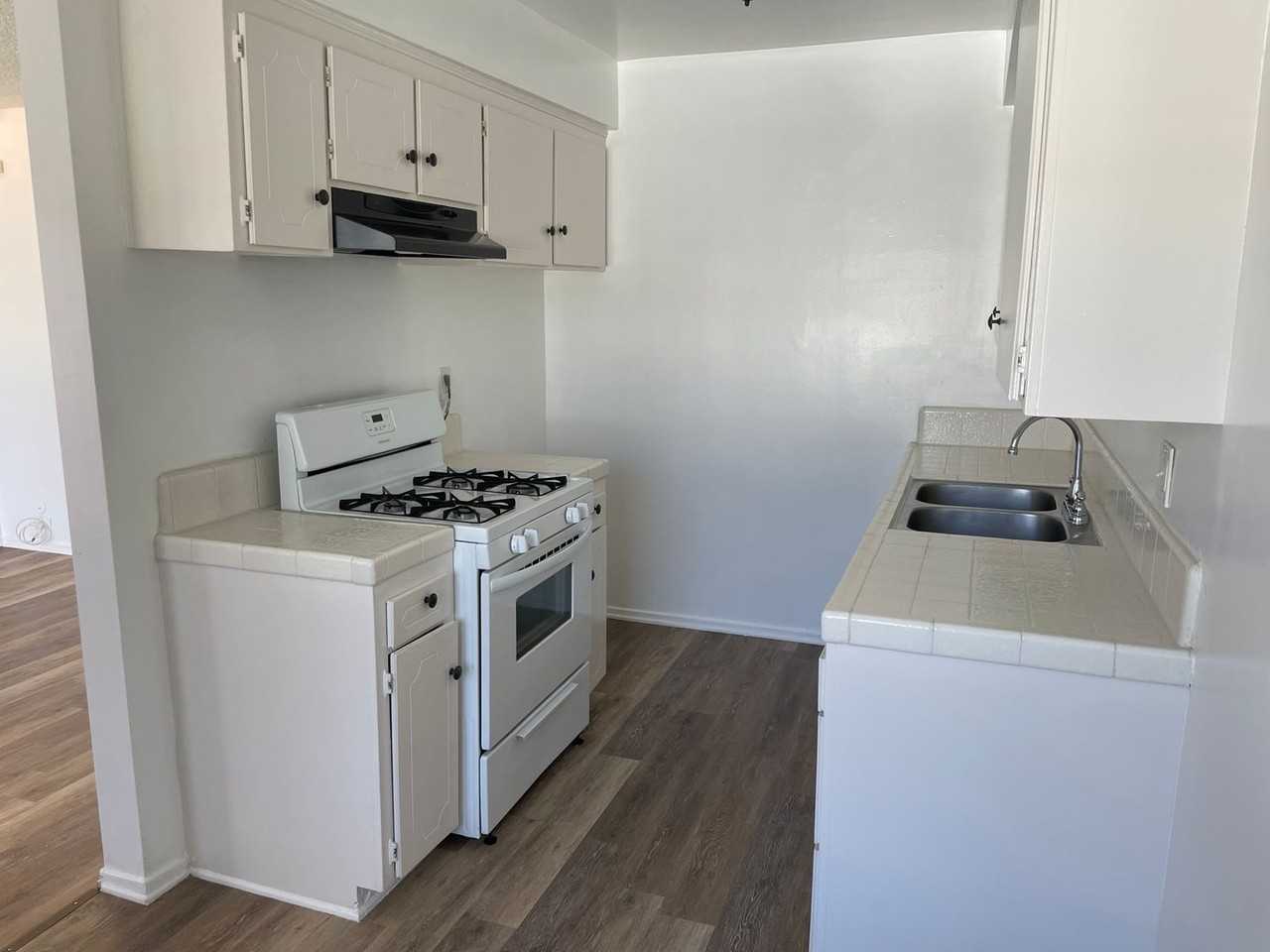 Pinnacle Acacia LLC - Photo 3 of 32