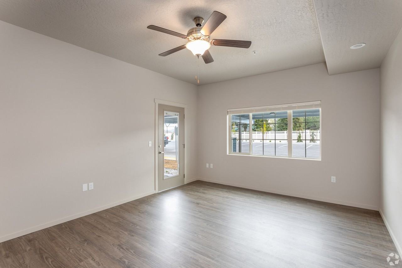 4163 W Dunkirk Ave - Photo 4 of 6
