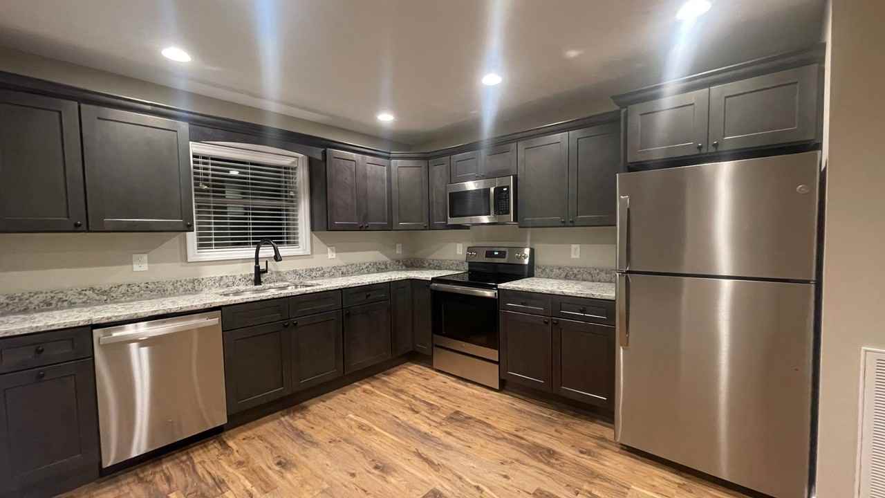 Duplex - Photo 2 of 27