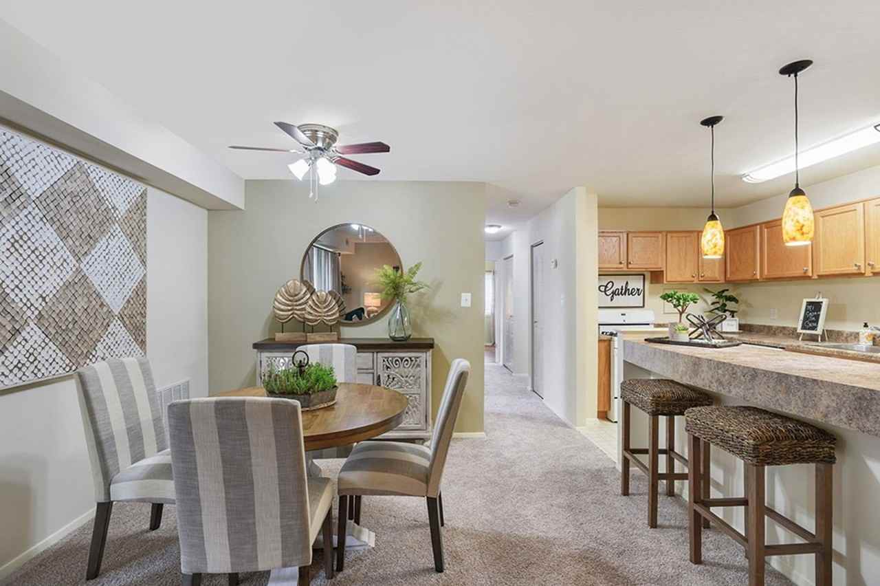 340 N. Summit Ave - Photo 2 of 50