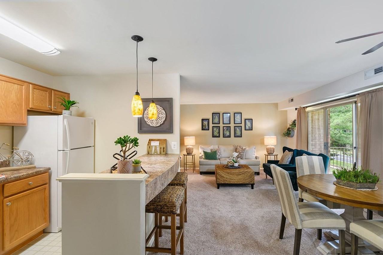 340 N. Summit Ave - Photo 5 of 50