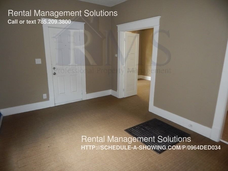 1110 SW 11th St - Photo 2 of 7